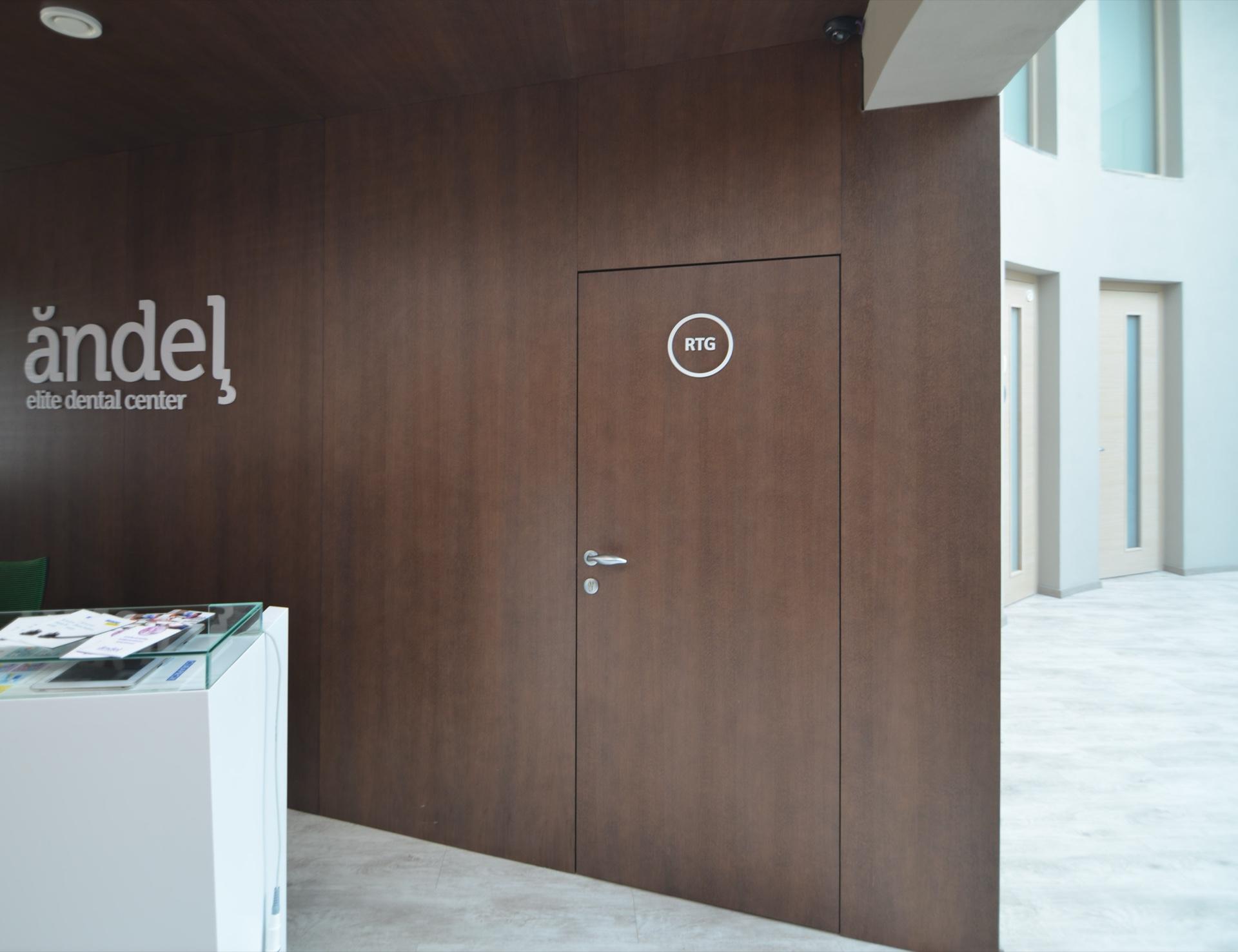 Dvere - Zubná ambulancia Hlohovec